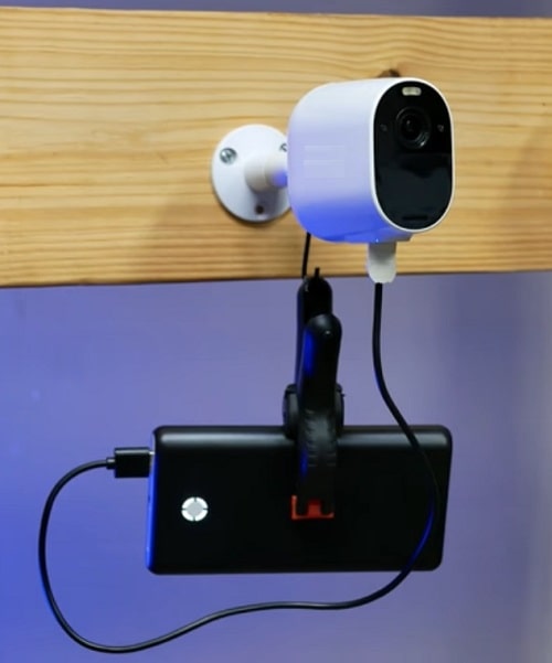 Use High Capacity Power Bank Use High-Capacity Power Bank for charging camera battery