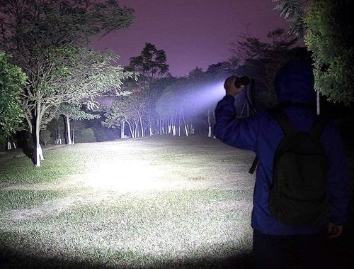 use Powerful Led Torch Light to disable security camera use Powerful Led Torch Light to disable security camera