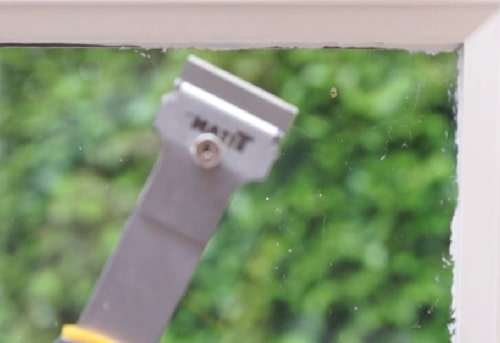 Remove Paint from glasses by using Razor Blade Remove Paint from glasses by using Razor Blade